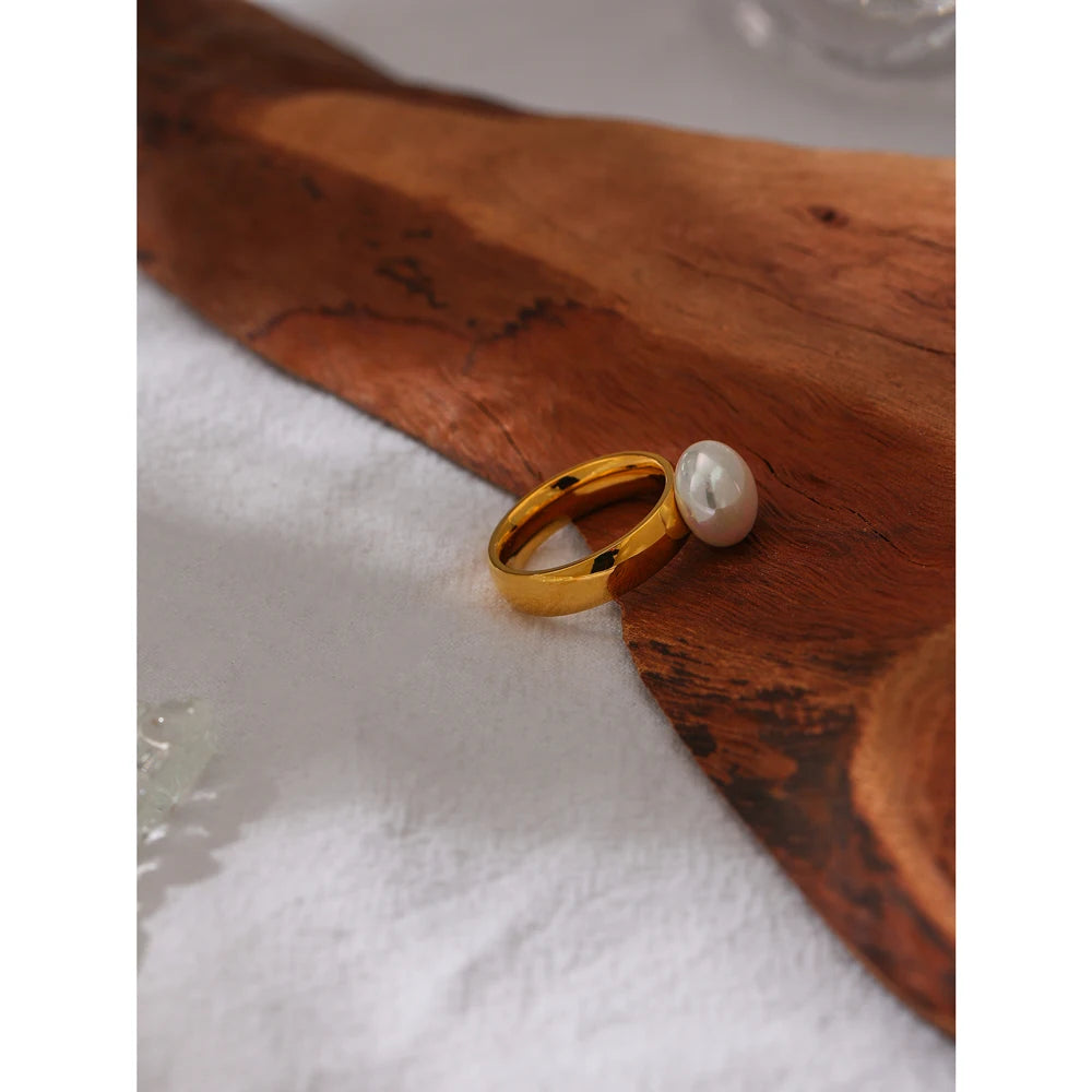 Geometric Shell Pearl Ring