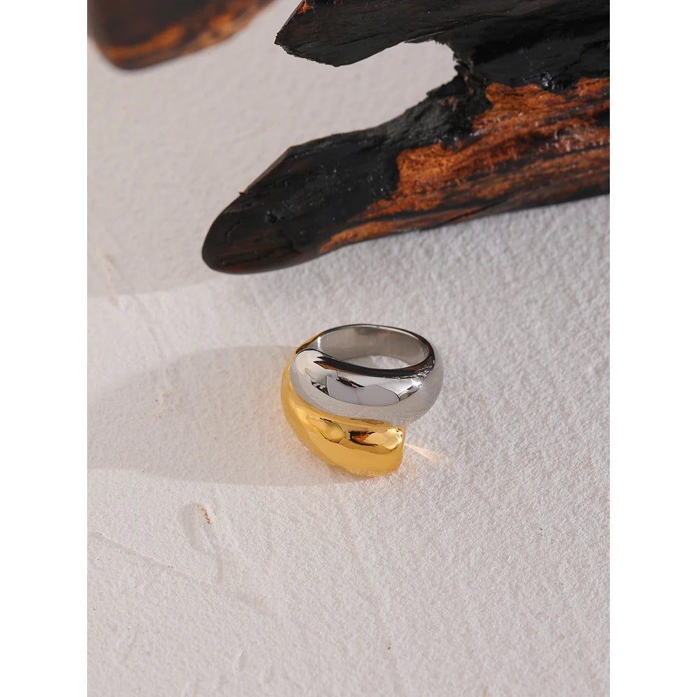 Geometric Twist Ring