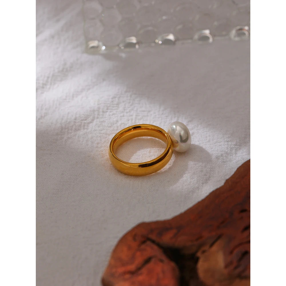 Geometric Shell Pearl Ring