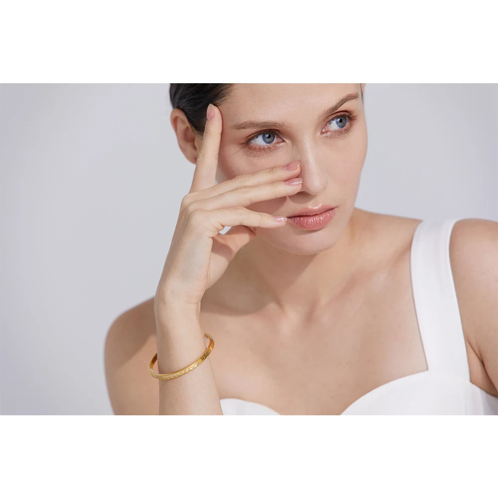 Elegant Cubic Zirconia Statement Bangle