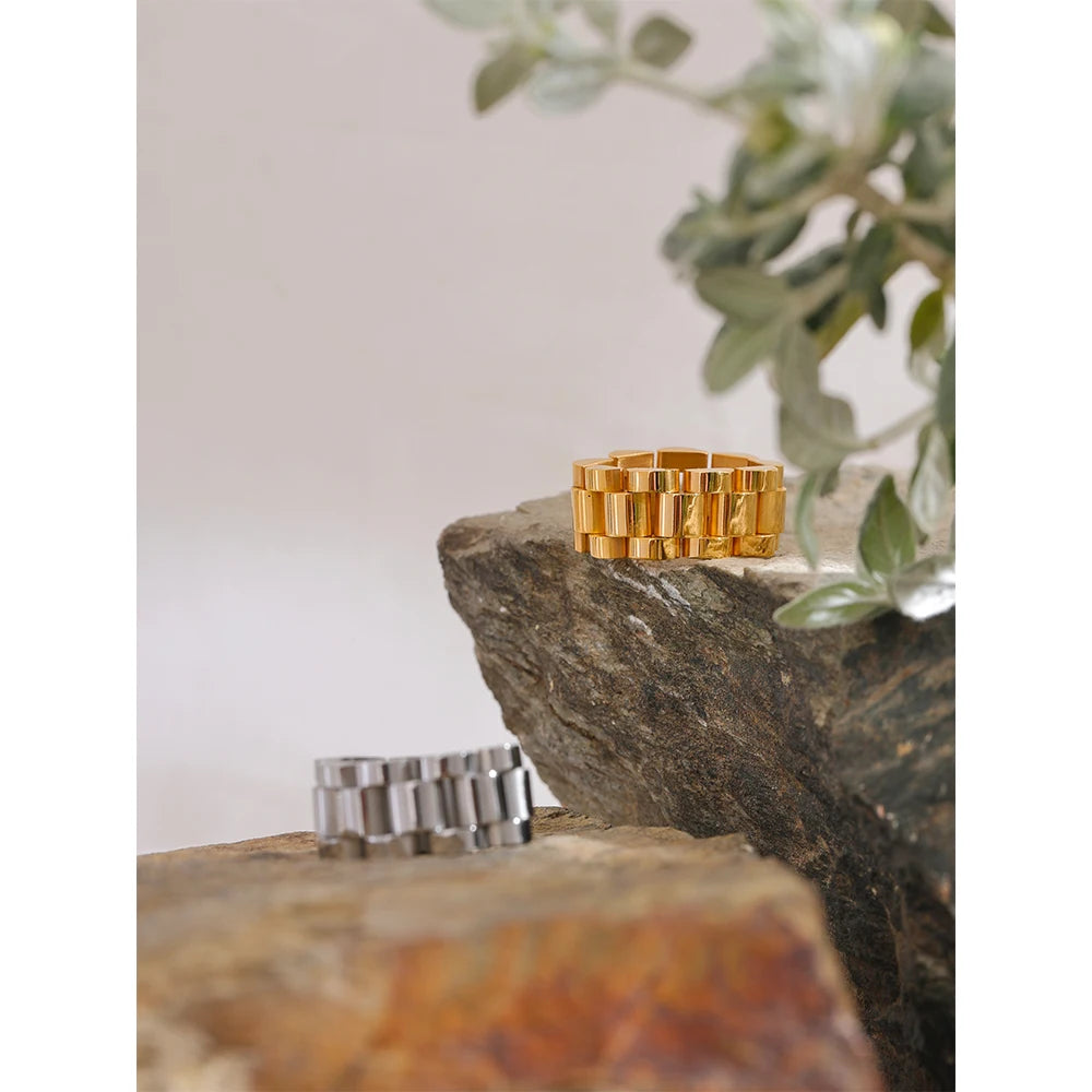Bold Chain Link Ring