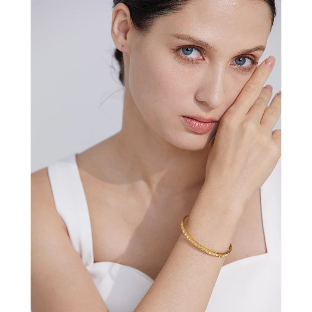 Elegant Cubic Zirconia Statement Bangle