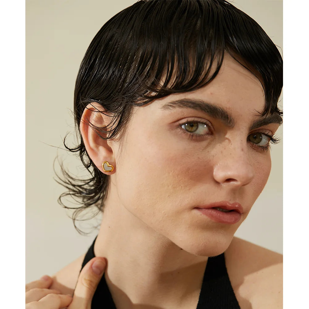 Romantic Shell Heart Stud Earrings