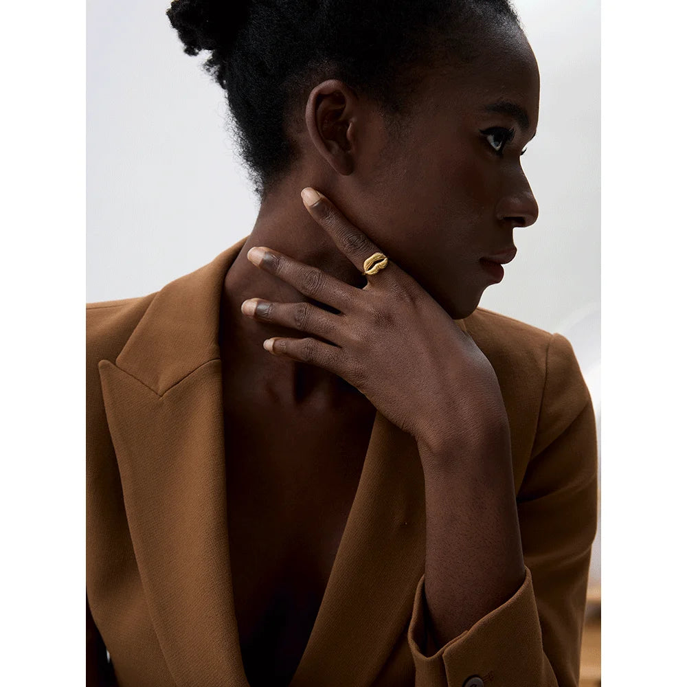 Chic Lip Design Ring