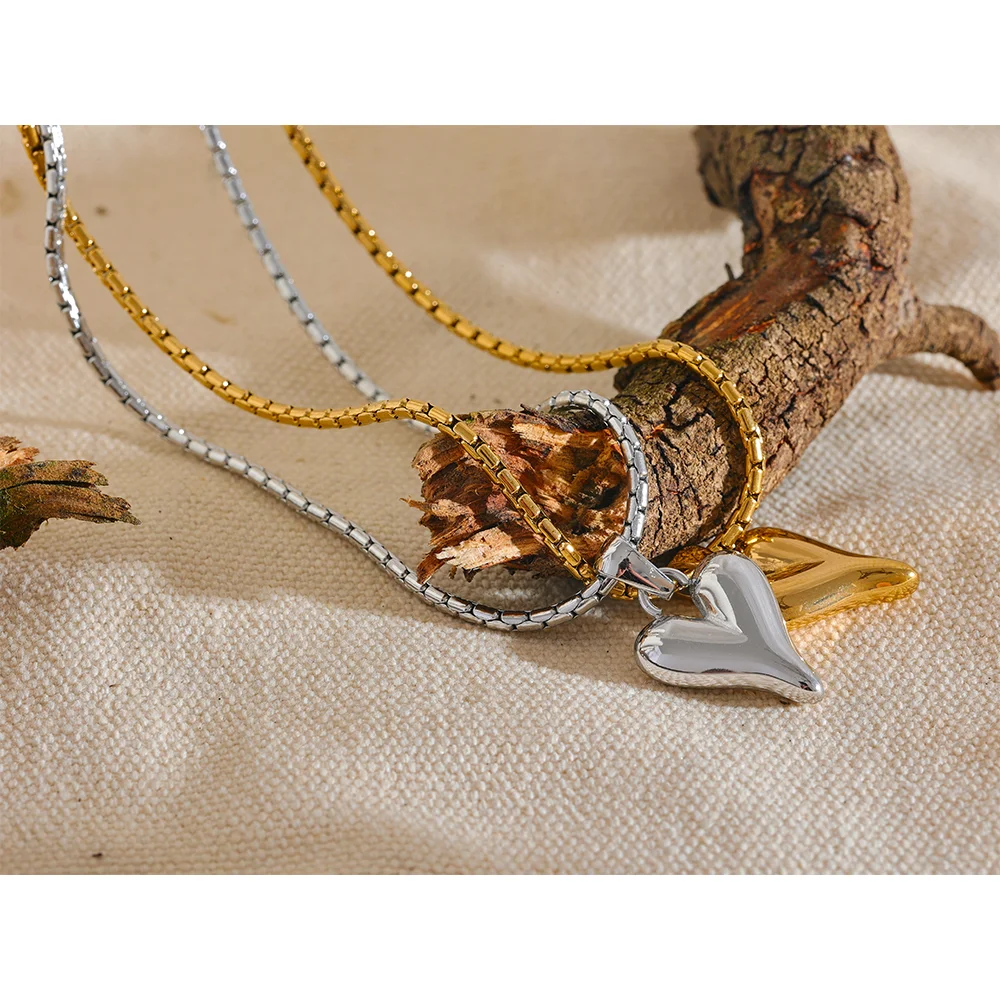 Elegant Heart Pendant Choker