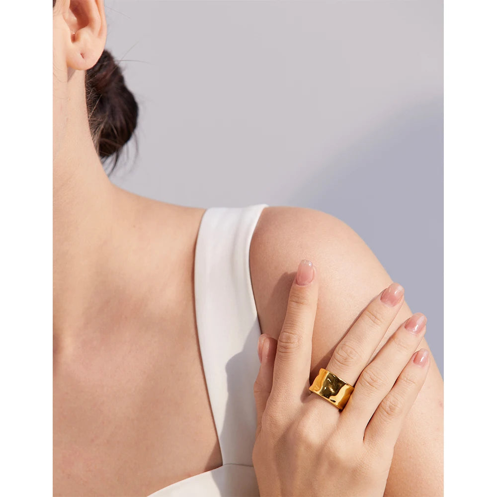 Geometric Wide Band Statement Ring